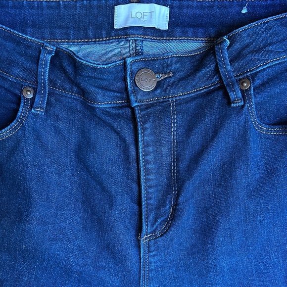 LOFT Curvy Mid Rise Skinny Jeans in Vintage Dark Wash - Picture 5 of 10
